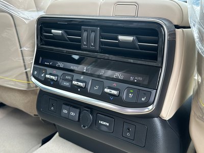 صورة مصغرة 75 لـ 2025 Toyota LAND CRUISER 300