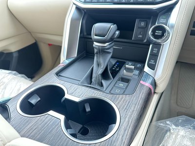 صورة مصغرة 47 لـ 2025 Toyota LAND CRUISER 300