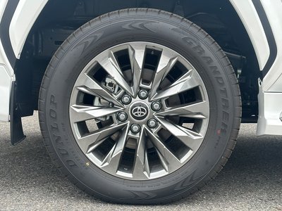 صورة مصغرة 33 لـ 2025 Toyota LAND CRUISER 300