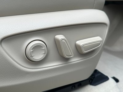 صورة مصغرة 45 لـ 2025 Toyota LAND CRUISER 300