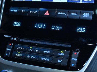 صورة 33 لـ 2017 Toyota LAND CRUISER 200