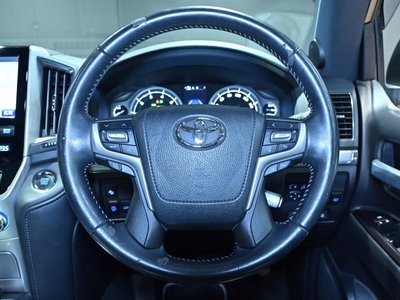 صورة 26 لـ 2017 Toyota LAND CRUISER 200