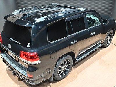 صورة 8 لـ 2017 Toyota LAND CRUISER 200