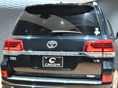 صورة 57 لـ 2017 Toyota LAND CRUISER 200
