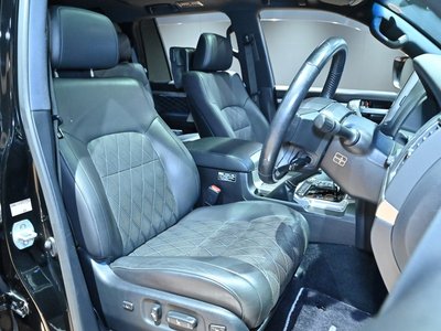 صورة 21 لـ 2017 Toyota LAND CRUISER 200