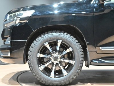صورة 47 لـ 2017 Toyota LAND CRUISER 200