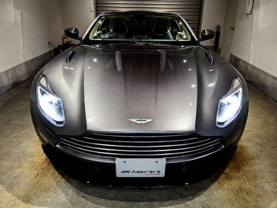 2017 Aston Martin DB11 — фото 5