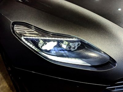 2017 Aston Martin DB11 — фото 8