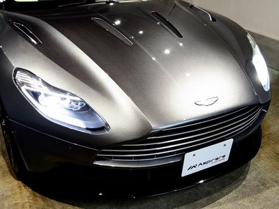 2017 Aston Martin DB11 — фото 7