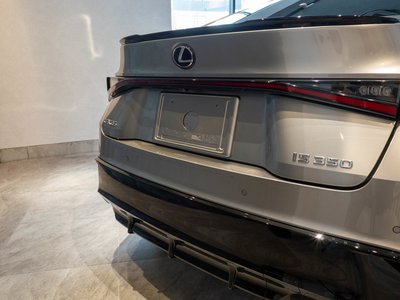 صورة مصغرة 14 لـ 2021 Lexus IS