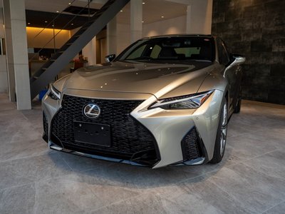 صورة مصغرة 4 لـ 2021 Lexus IS