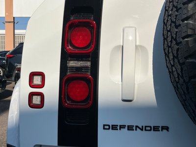 صورة 11 لـ 2024 LAND Rover DEFENDER