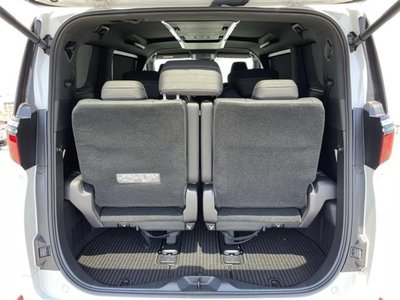 صورة 31 لـ 2025 Toyota ALPHARD