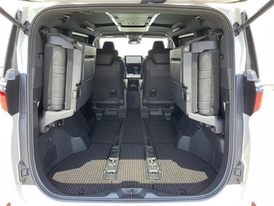 صورة 32 لـ 2025 Toyota ALPHARD