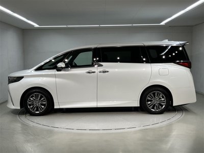 2023 Toyota ALPHARD — фото 3