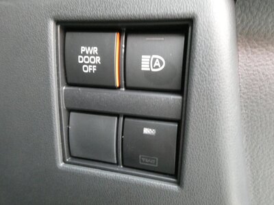 صورة 109 لـ 2025 Toyota ALPHARD