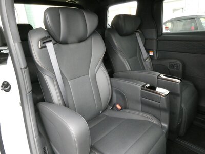 صورة 113 لـ 2025 Toyota ALPHARD