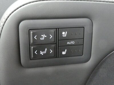 صورة 118 لـ 2025 Toyota ALPHARD
