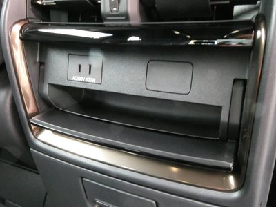 صورة 136 لـ 2025 Toyota ALPHARD