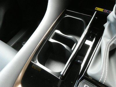 صورة 92 لـ 2025 Toyota ALPHARD