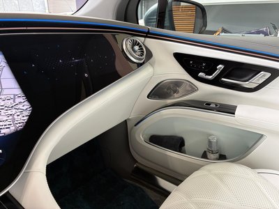 صورة 31 لـ 2024 Mercedes-BENZ EQS SUV MAYBACH