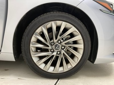 2025 Lexus ES thumbnail 39