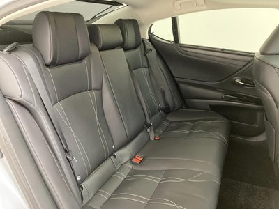 2025 Lexus ES thumbnail 34