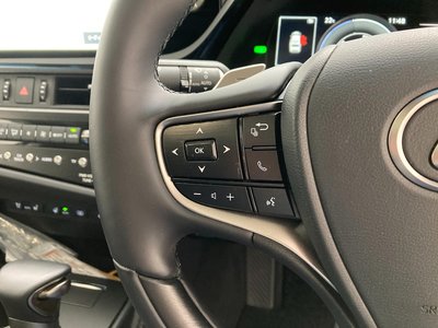2025 Lexus ES thumbnail 17
