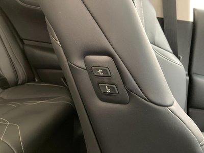 2025 Lexus ES thumbnail 28