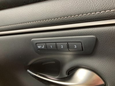 2025 Lexus ES thumbnail 26