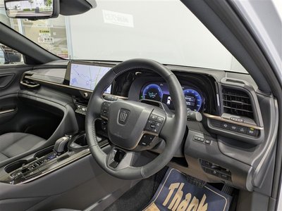 2025 Toyota CROWN SPORT photo 4