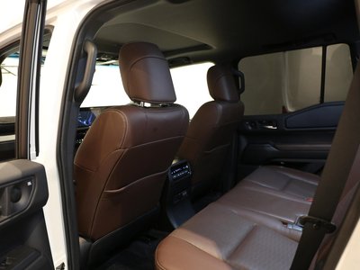 صورة مصغرة 43 لـ 2025 Toyota LAND CRUISER 250
