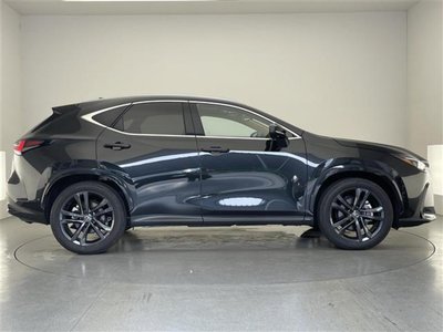 صورة 46 لـ 2025 Lexus NX