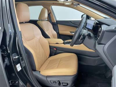 صورة 25 لـ 2025 Lexus NX