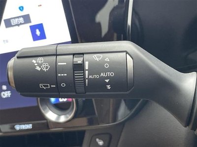 صورة 36 لـ 2025 Lexus NX