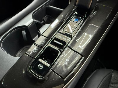 صورة 30 لـ 2024 Toyota CROWN SPORT