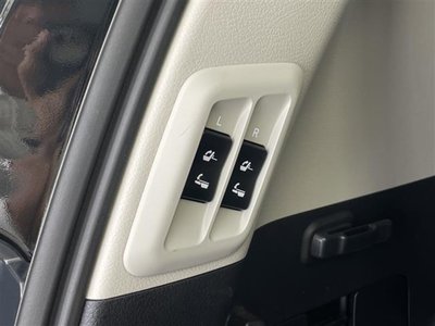 صورة 26 لـ 2023 Toyota LAND CRUISER PRADO
