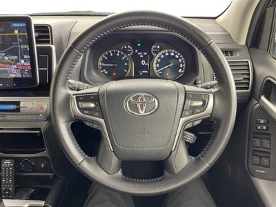 صورة 9 لـ 2023 Toyota LAND CRUISER PRADO