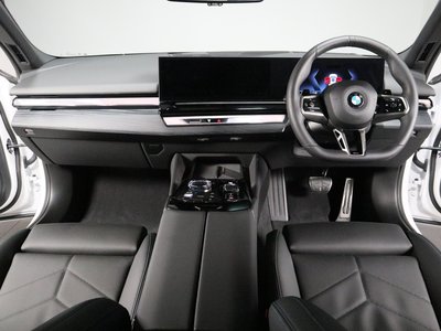 2026 BMW 5 SERIES TOURING 照片 7