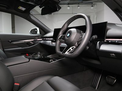 2026 BMW 5 SERIES TOURING 照片 4