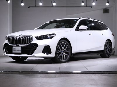 2026 BMW 5 SERIES TOURING 照片 1