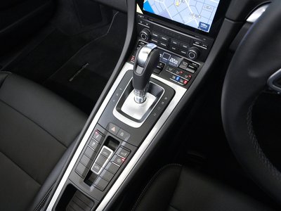 2024 Porsche 718 photo 13
