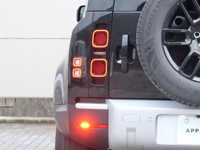 2023 LAND Rover DEFENDER thumbnail 30