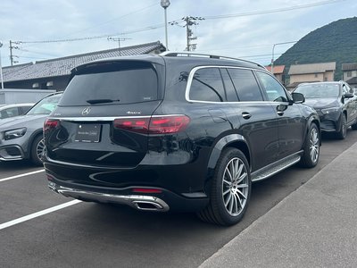 2025 Mercedes-BENZ GLS photo 9