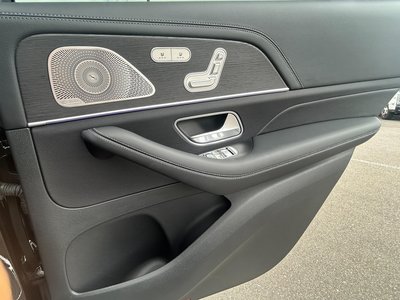 2025 Mercedes-BENZ GLS thumbnail 26