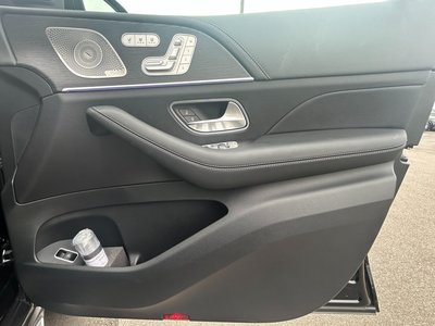 2025 Mercedes-BENZ GLS thumbnail 24