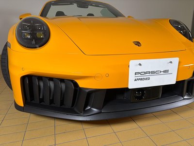 2025 Porsche 911 photo 9