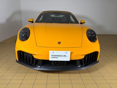 2025 Porsche 911 photo 7
