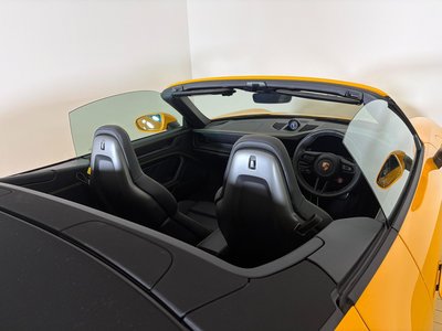 2025 Porsche 911 thumbnail 32