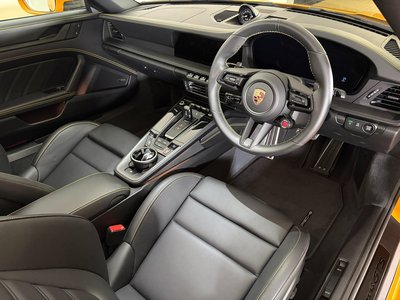 2025 Porsche 911 thumbnail 23